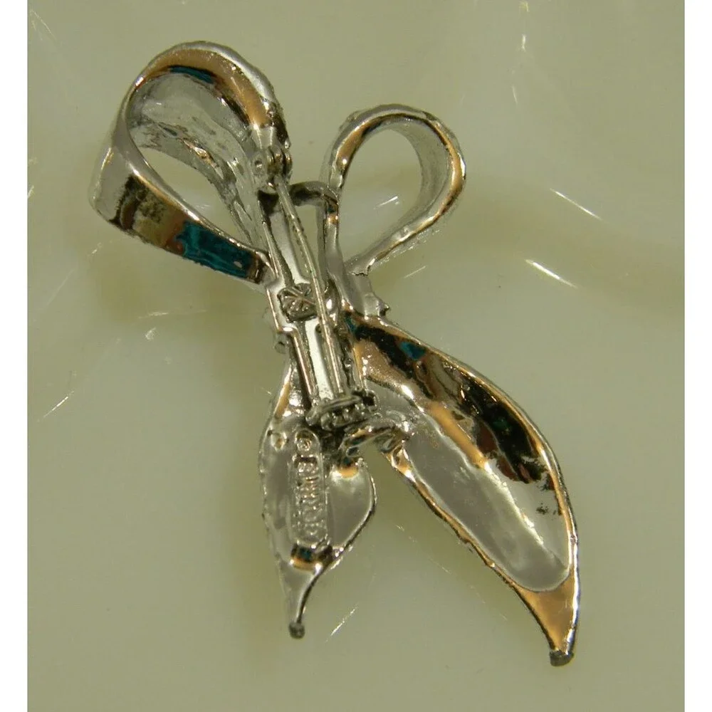 Vintage Gerry's Silvertone Textured Bow Ribbon Pin Broach Brooch EUC